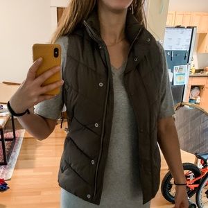 Gap puffer vest